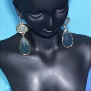 💥5/$10💥Turquoise rhinestone tear drop gold-tone Earrings Pre-owned